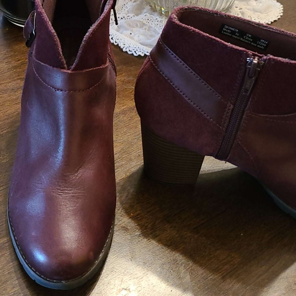 Clarks Booties - Picture 2 of 7